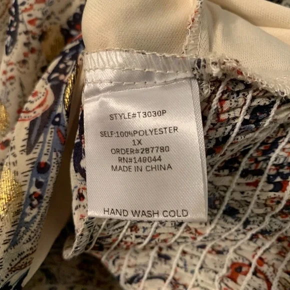 Fashion Nova cropped V-neck Blouse - Picture 6 of 9